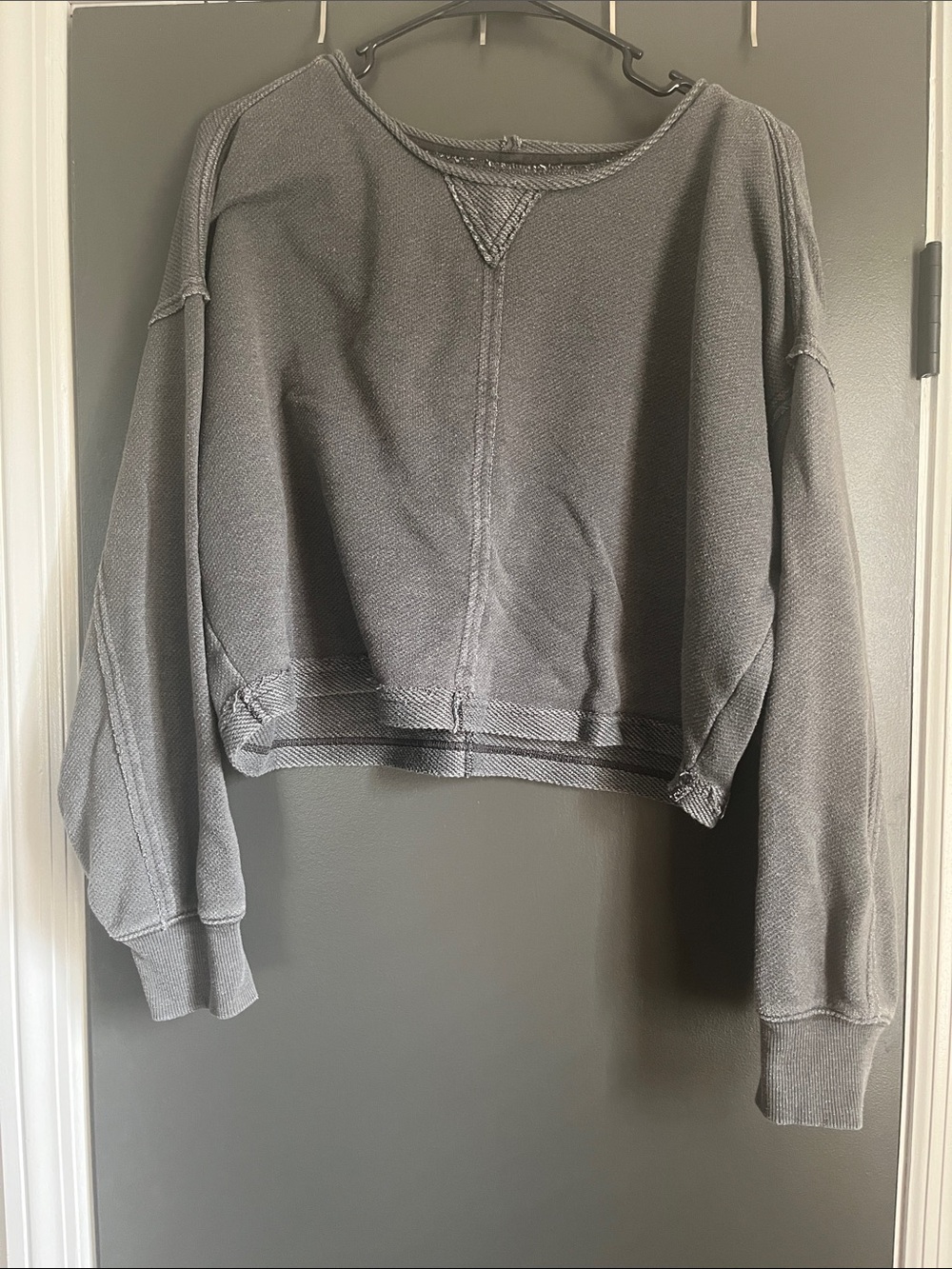 aerie Cropped Crew Neck Sweatshirt in Charcoal Gray